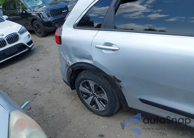 KNDCB3LC8H5057821: 42384655