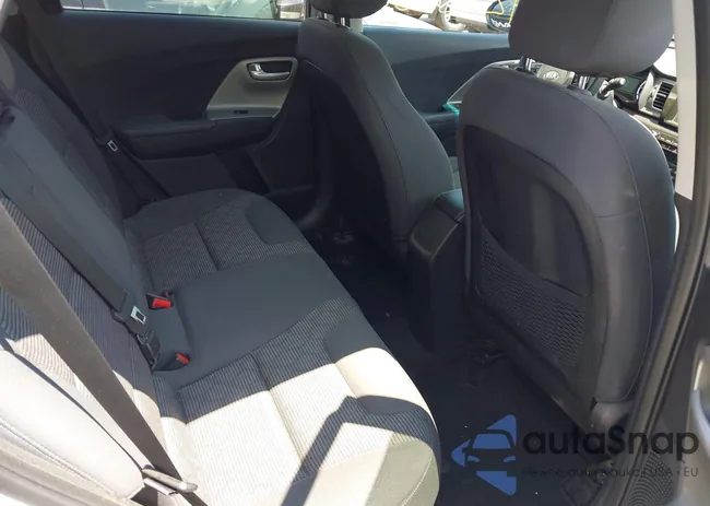 KNDCB3LC8H5057821: 42384655