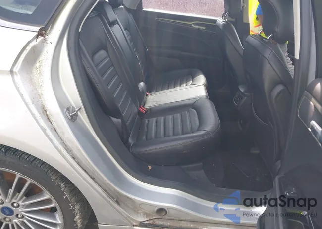 3FA6P0HD0ER118401: 42383920