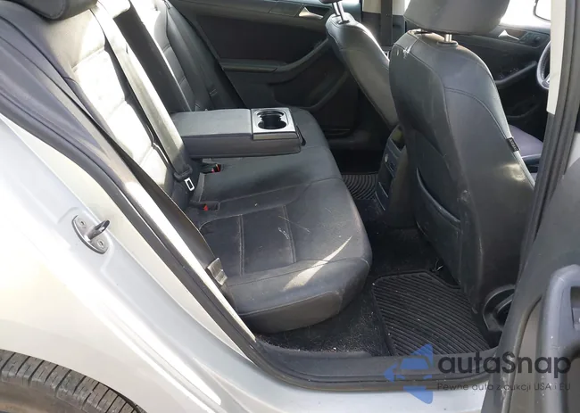 3VWBP7AJ0CM362980: 42384690