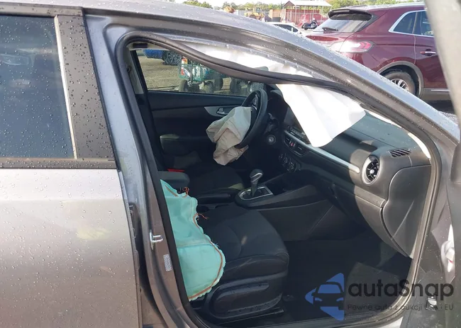 3KPF24AD5RE791417: 42384750