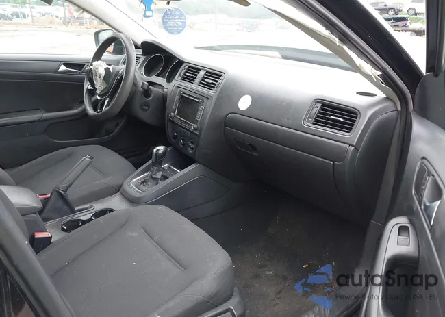 3VW2K7AJ3FM277070: 42384814