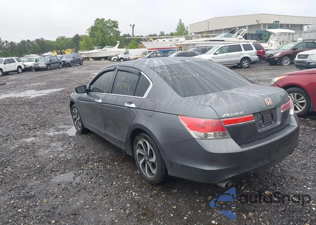 1HGCP3F82CA038613: 42386119