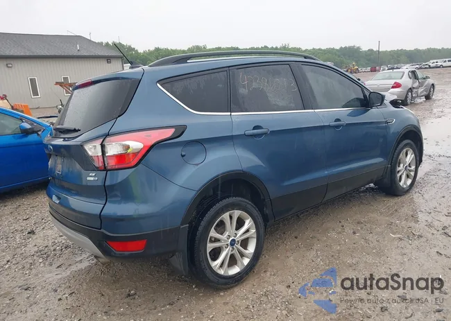 1FMCU9GDXJUB32204: 42386043