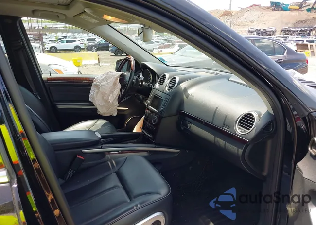 4JGBF7BE4BA649978: 42387979