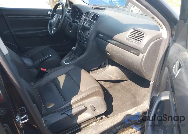 3VWPL7AJ9DM686240: 42388114