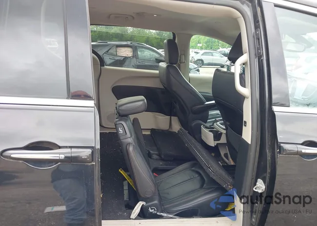 2C4RC1BG1HR532891: 42388416