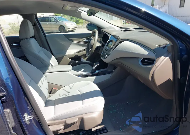 1G1ZD5ST8NF111831: 42387562