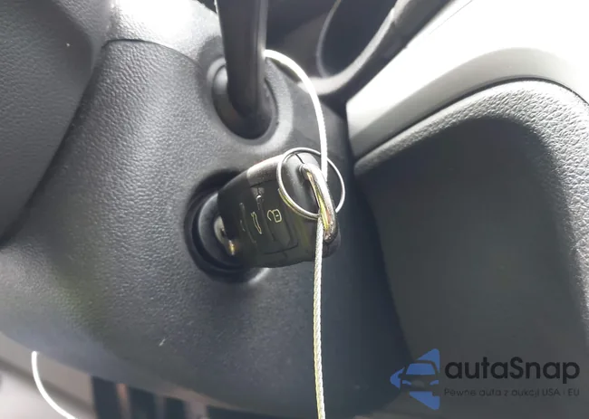 1VWAT7A38HC077932: 42389235