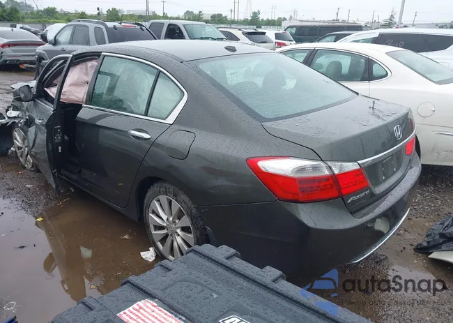 1HGCR2F8XDA033276: 42389401