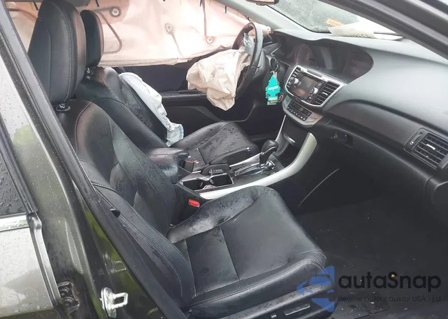 1HGCR2F8XDA033276: 42389401