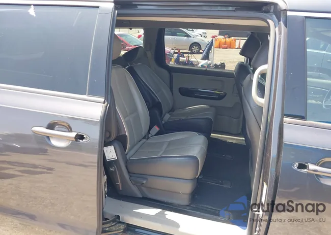 KNDMC5C10F6066516: 42388498