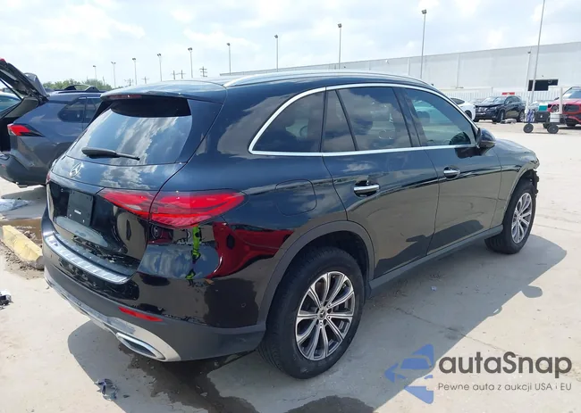 W1NKM4GB2PF051284: 42388542