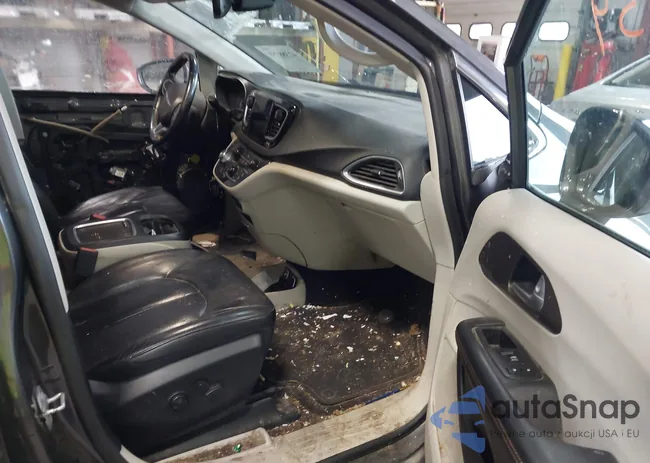 2C4RC1EG4JR257583: 42388759