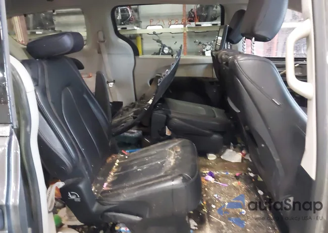 2C4RC1EG4JR257583: 42388759