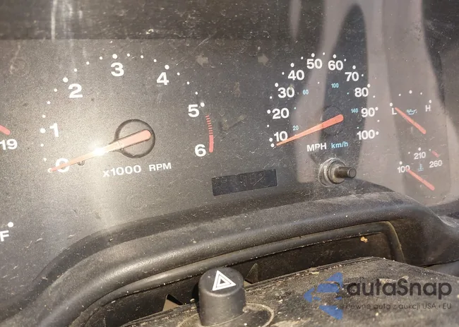 1J4FA49S53P317779: 42388780