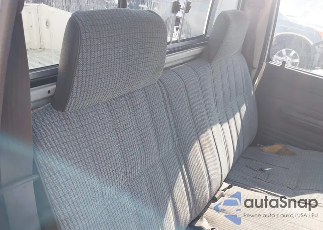 JT4RN81P7L5086546: 42389912