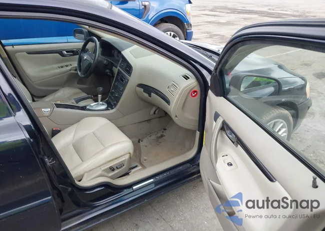 YV1RS547362528807: 42390396