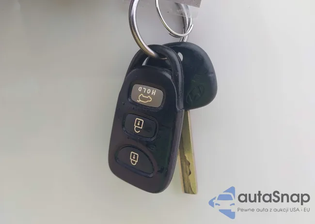 KMHTC6ADXGU296846: 42390422