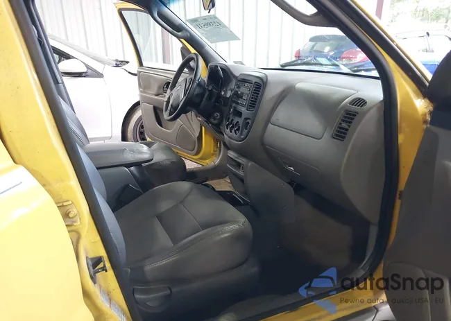 1FMCU04111KB81728: 42389531