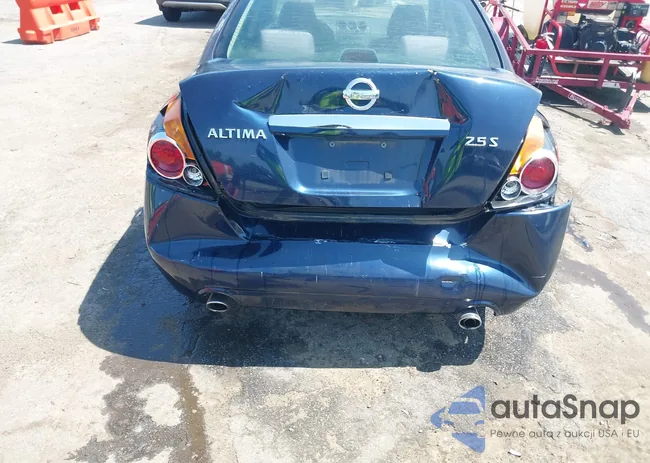 1N4AL21E68N495942: 42389564