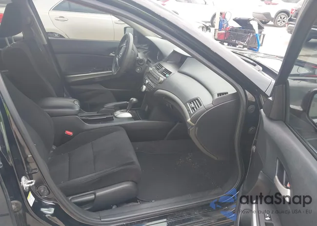 1HGCP26739A055639: 42389602