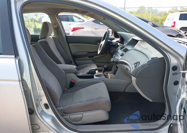 1HGCP26399A071552: 42389615