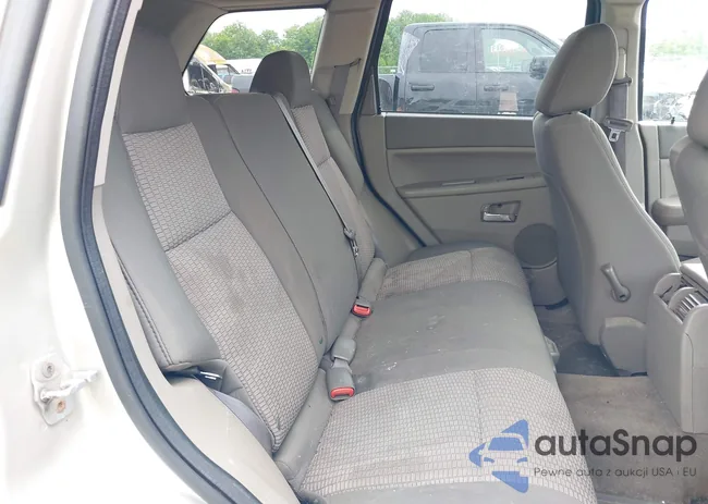 1J8GR48KX9C513696: 42389802