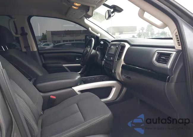 1N6BA1F2XHN517628: 42391183