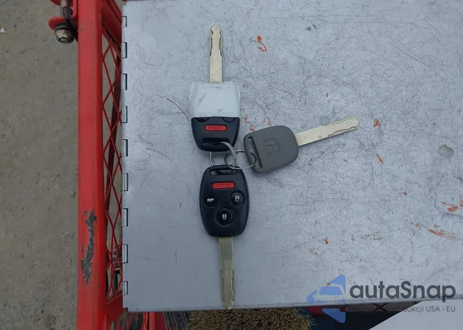 1HGCP26358A166608: 42391186