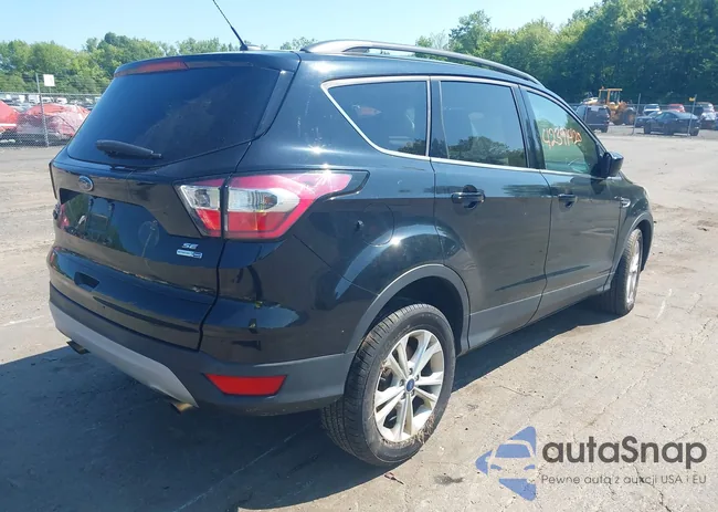 1FMCU9GD8HUE42085: 42391420