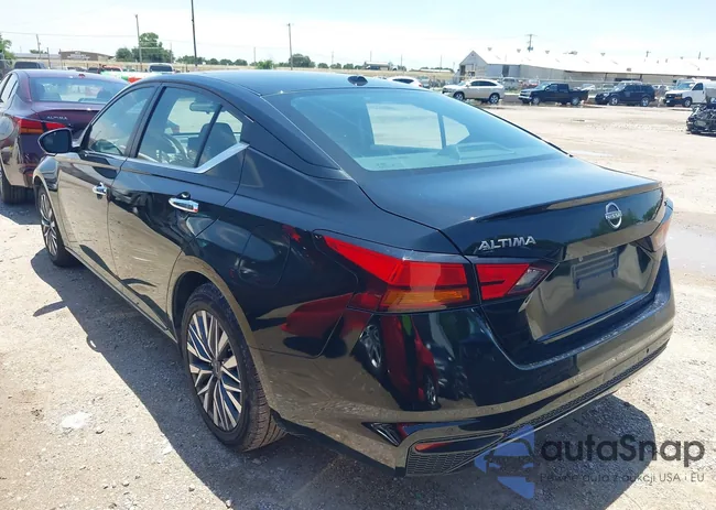 1N4BL4DVXPN313556: 42390484