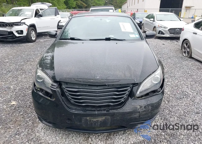 1C3BCBGG8EN135711: 42390572