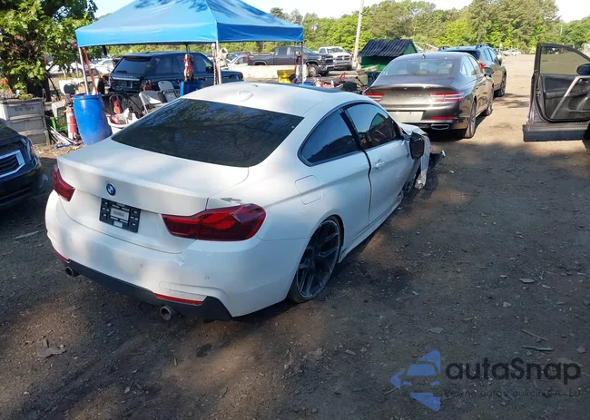 WBA4W9C55JAC09144: 42390711