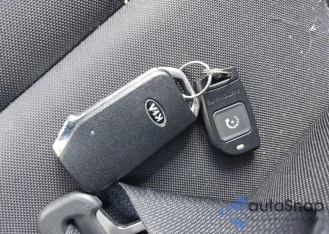 3KPF34AD5ME279968: 42390796