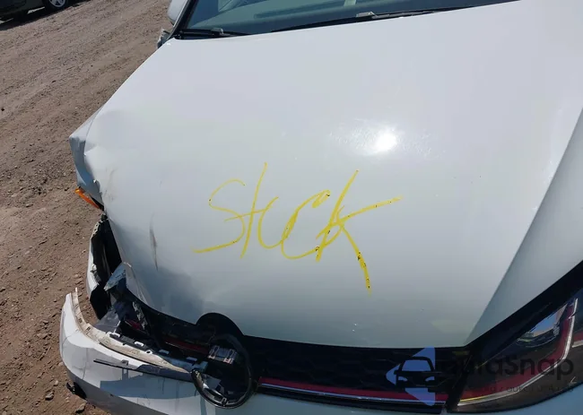 3VW547AU0JM270846: 42391880