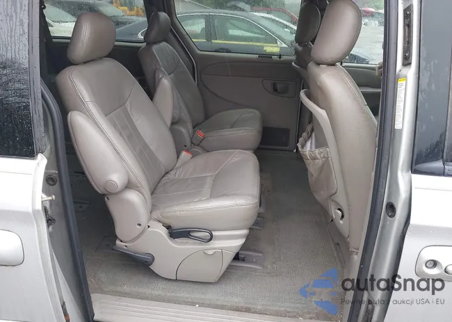 2C4GP54L32R553892: 42391884