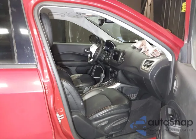 3C4NJDBB7JT114185: 42391762