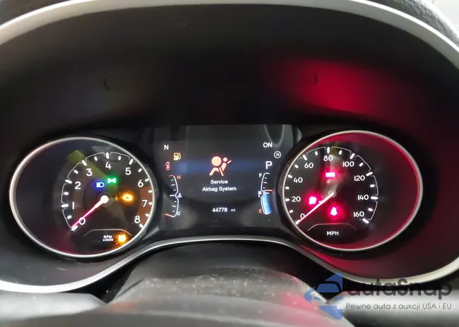 3C4NJDBB7JT114185: 42391762