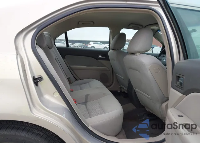 3FAHP0HA8AR121085: 42392997