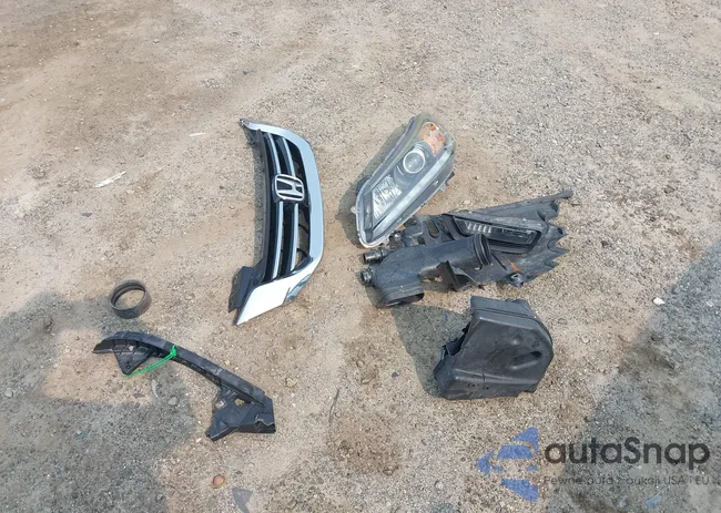 1HGCR3F87FA000549: 42393146