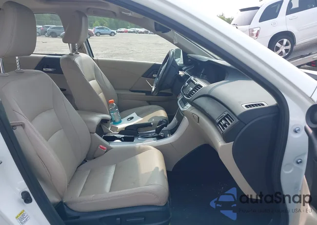 1HGCR3F87FA000549: 42393146