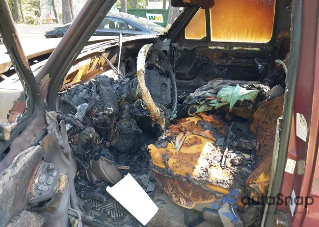 1FTEF14N1TLA06585: 42393211