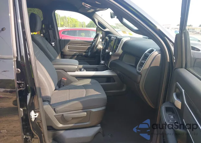 3C6UR5DL3RG269750: 42393351