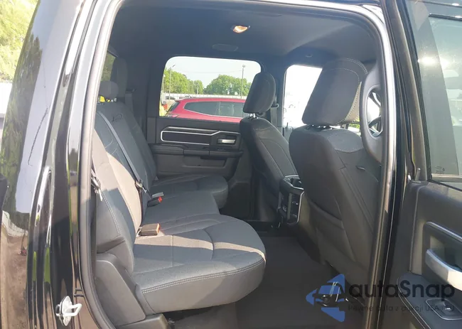 3C6UR5DL3RG269750: 42393351