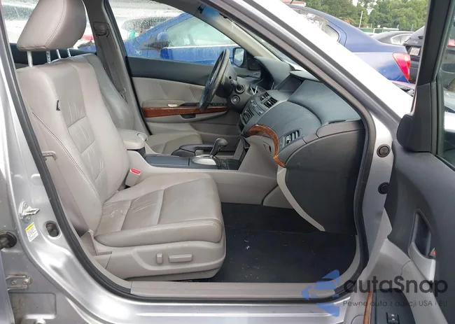 1HGCP2F89BA112201: 42392488