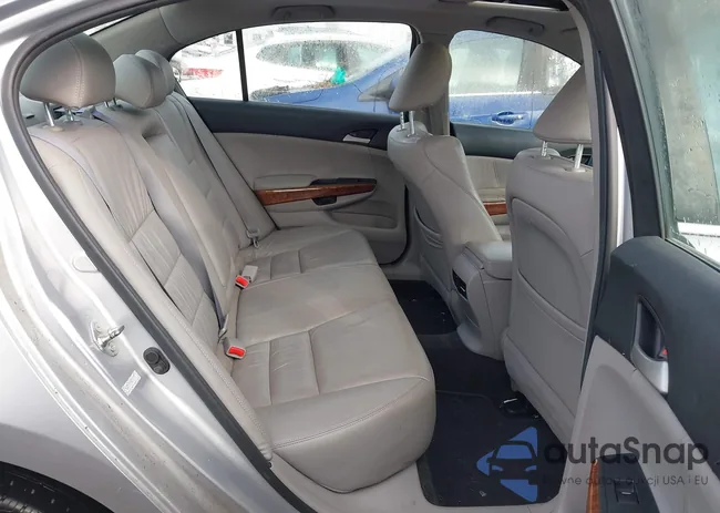 1HGCP2F89BA112201: 42392488