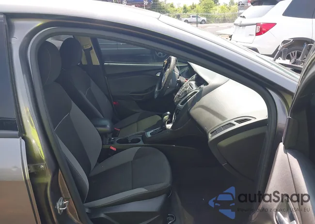 1FADP3F22EL433239: 42392554