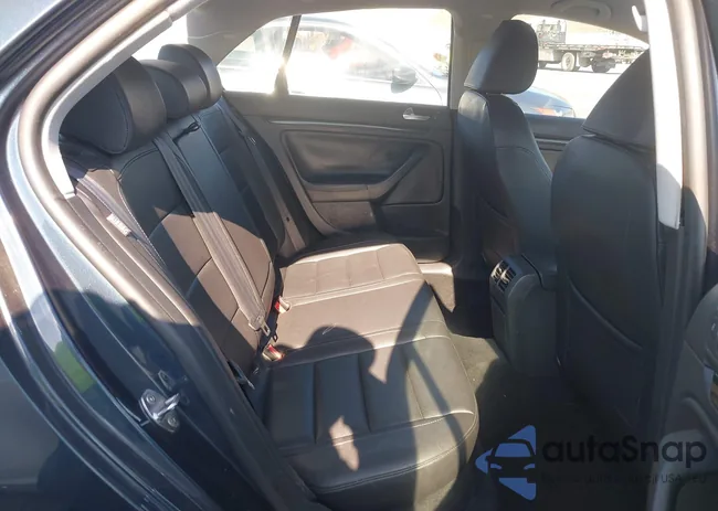 3VWAL8AJ4AM027389: 42392853