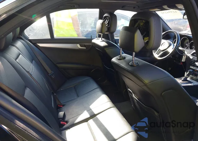 WDDGF4HB3DA810612: 42394231